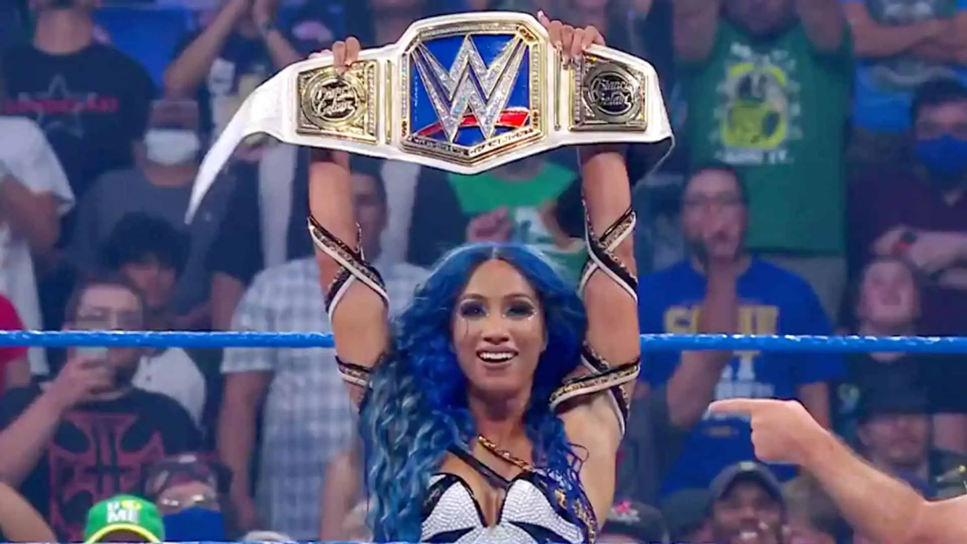 SASHA BANKS RETURNS TO SMACKDOWN WWE News SASHA BANKS RETURNS TO SMACKDOWN WWE News
