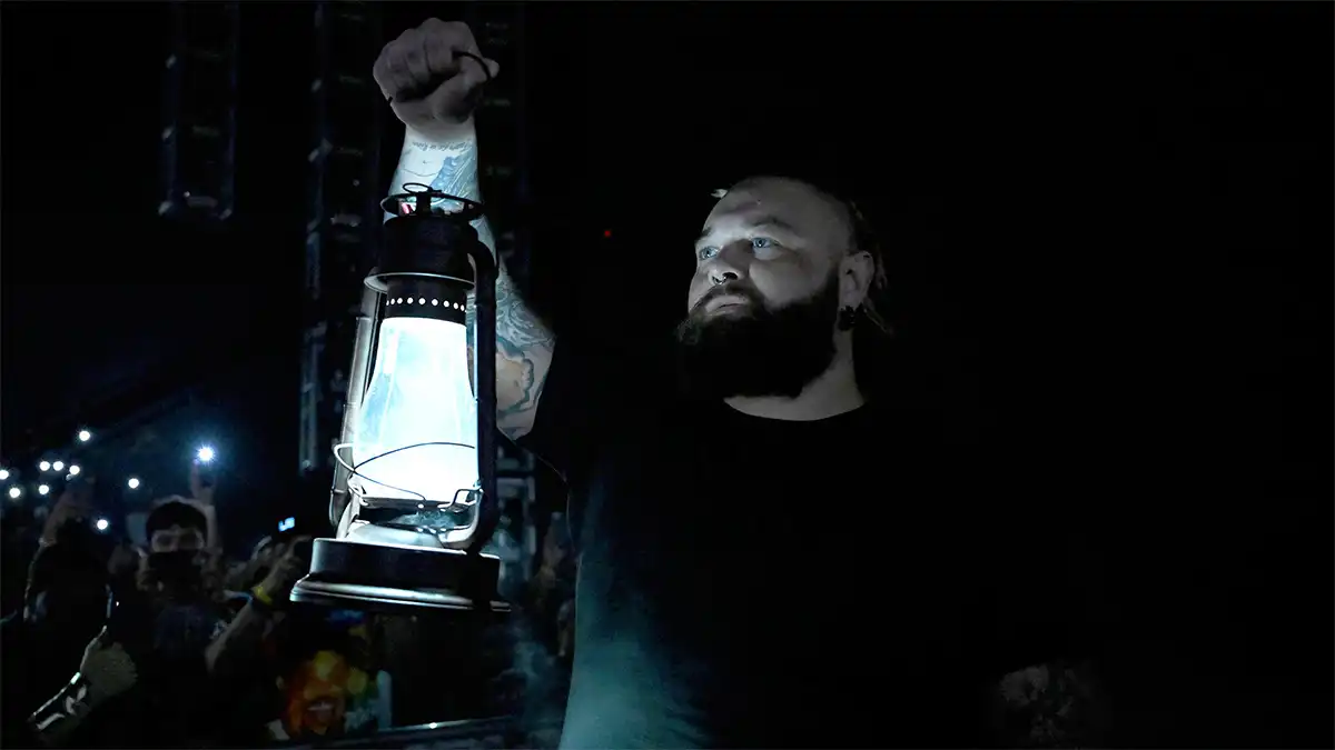 Bray Wyatt returns to WWE SmackDown